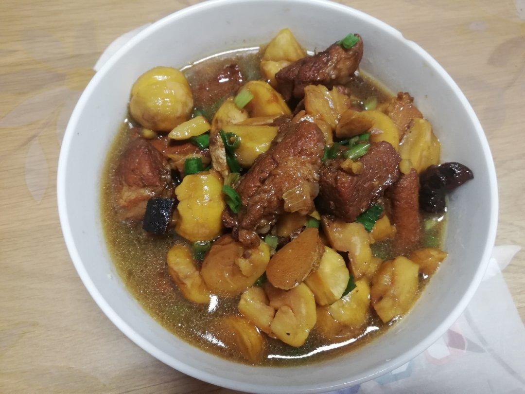 【板栗红烧肉】