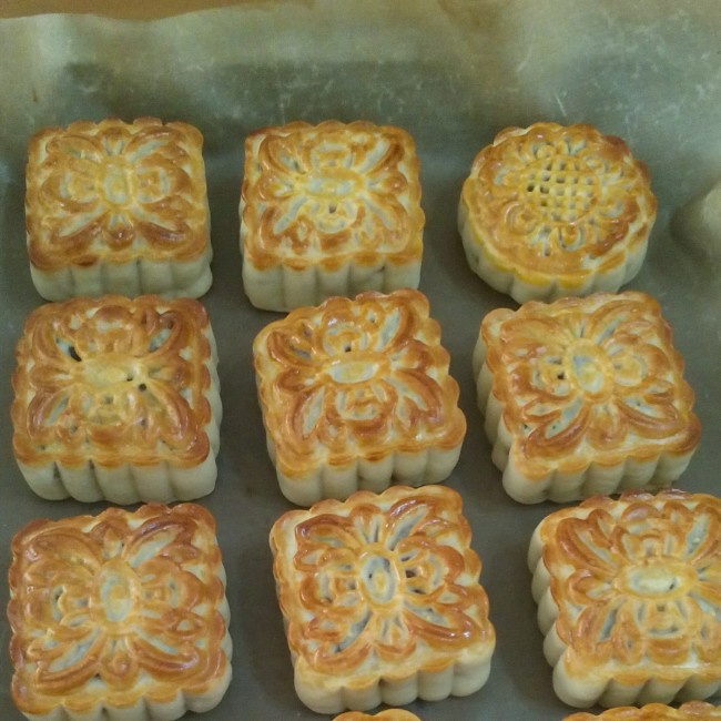芝麻花生酱月饼