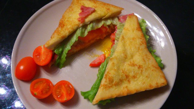 咸火腿鸡蛋煎三明治