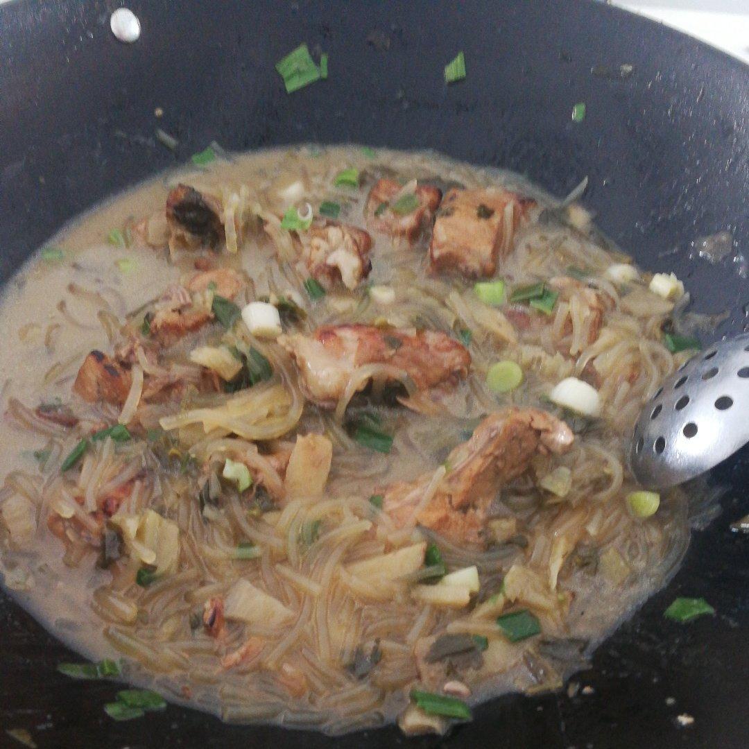 酸菜猪肉炖粉条
