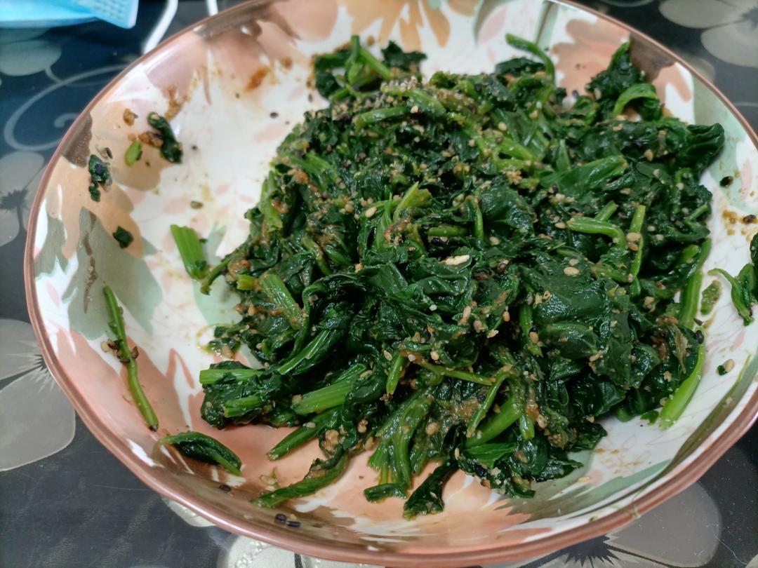 日式拌菠菜（味噌芝麻面拌菠菜）