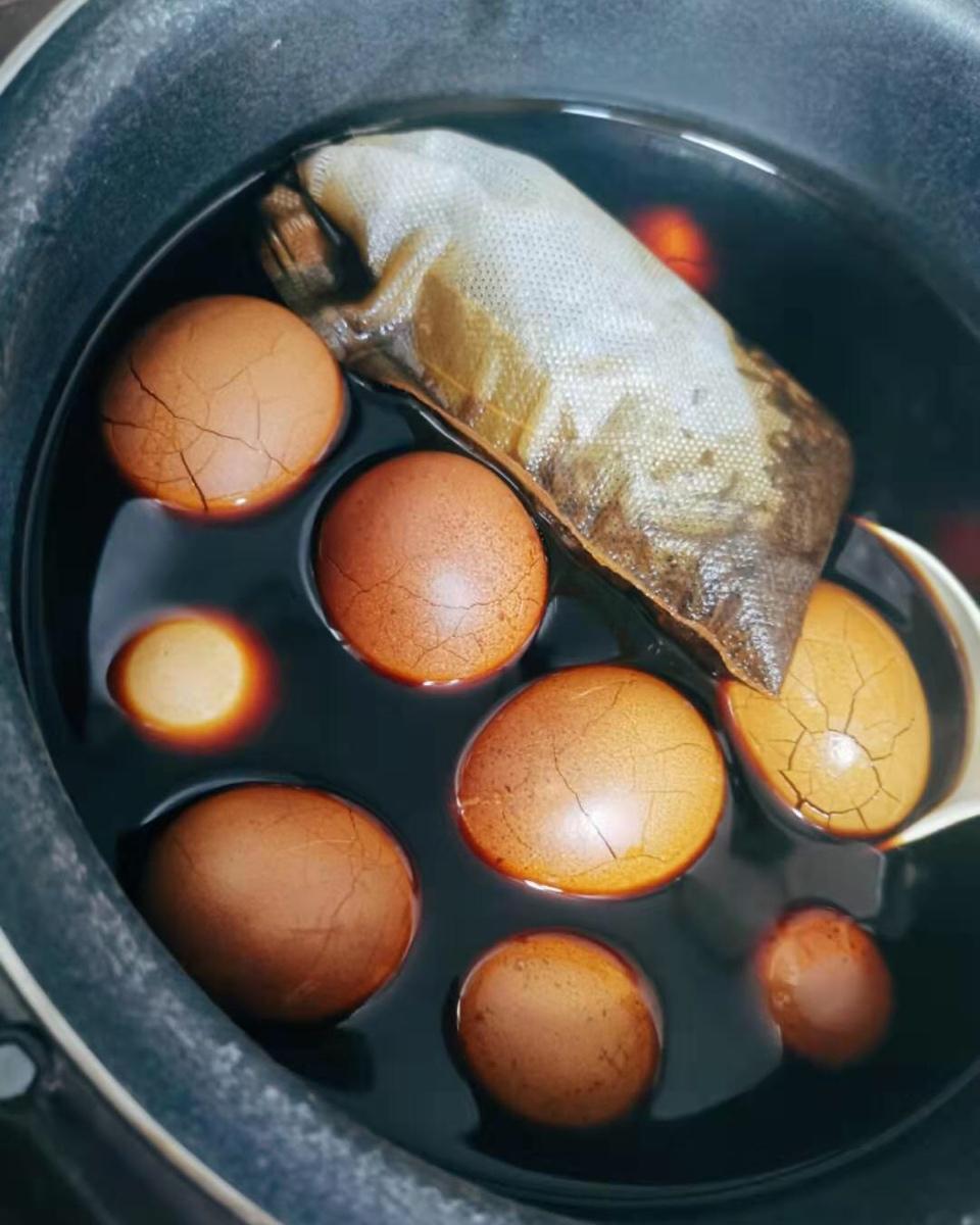 电饭煲煮五香茶叶蛋