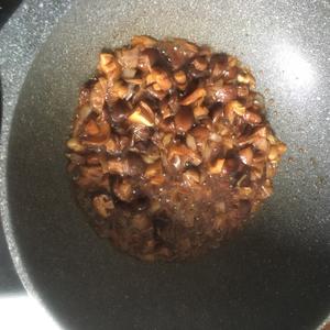 朴素的香菇大葱拌面的做法 步骤9
