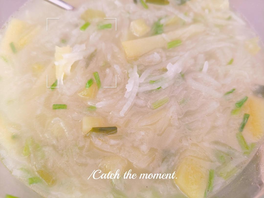 土豆萝卜条汤