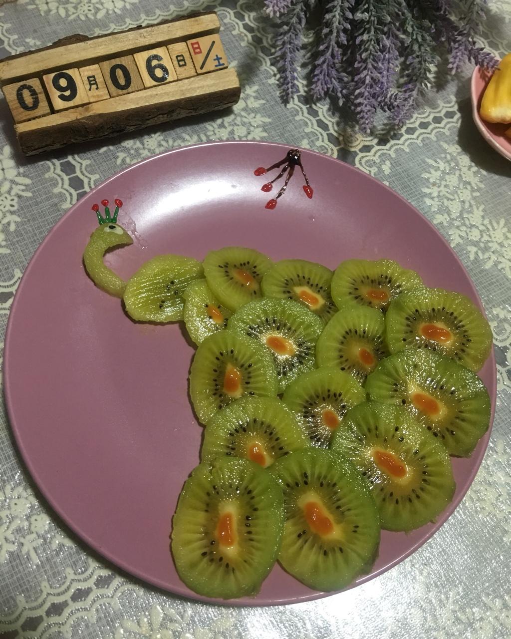 cookie-28做的猕猴桃果盘――孔雀