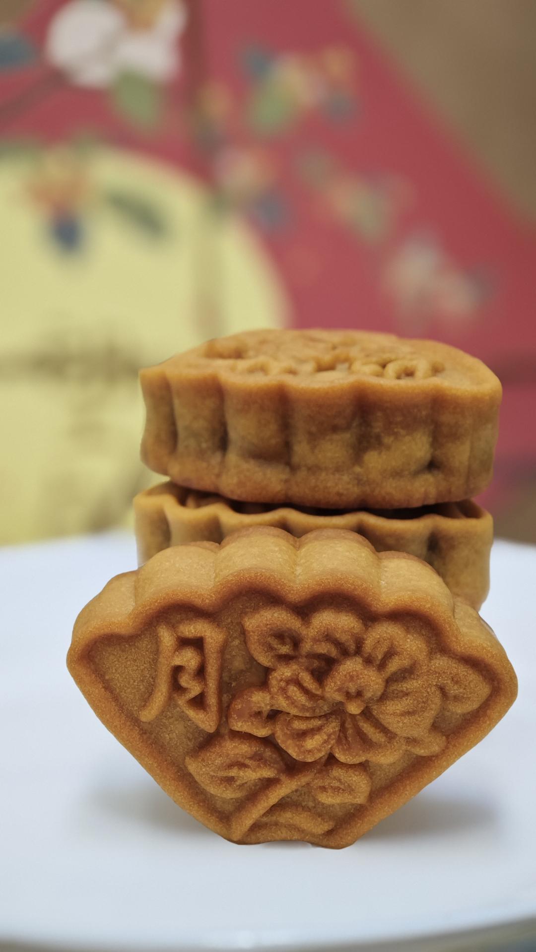 白莲蓉蛋黄月饼