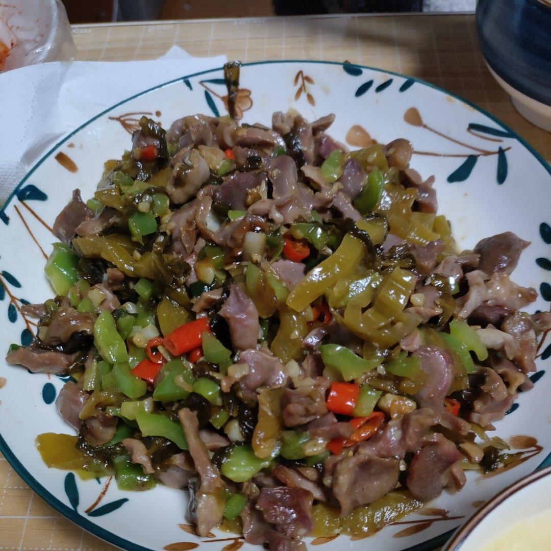 酸菜炒鸡胗