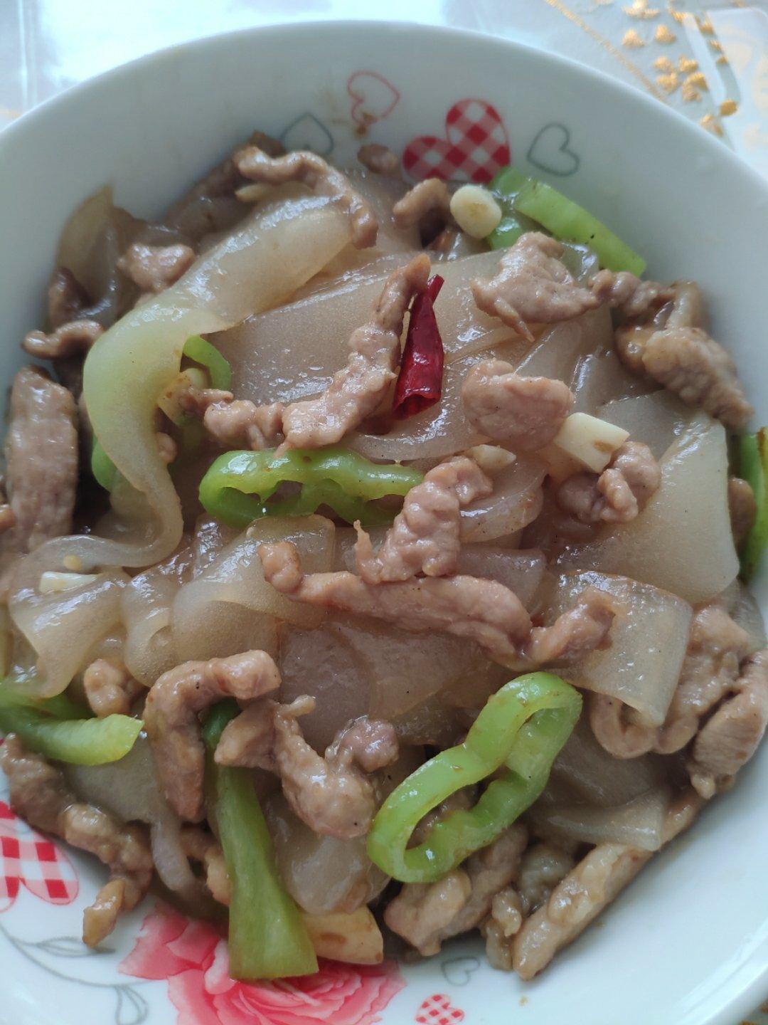 蚌埠小孩最爱的—拉皮炒肉丝