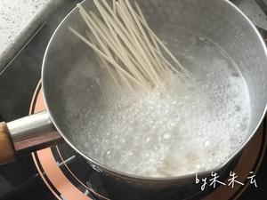 味好美｜速成鲜美开胃的冬阴功面的做法 步骤6