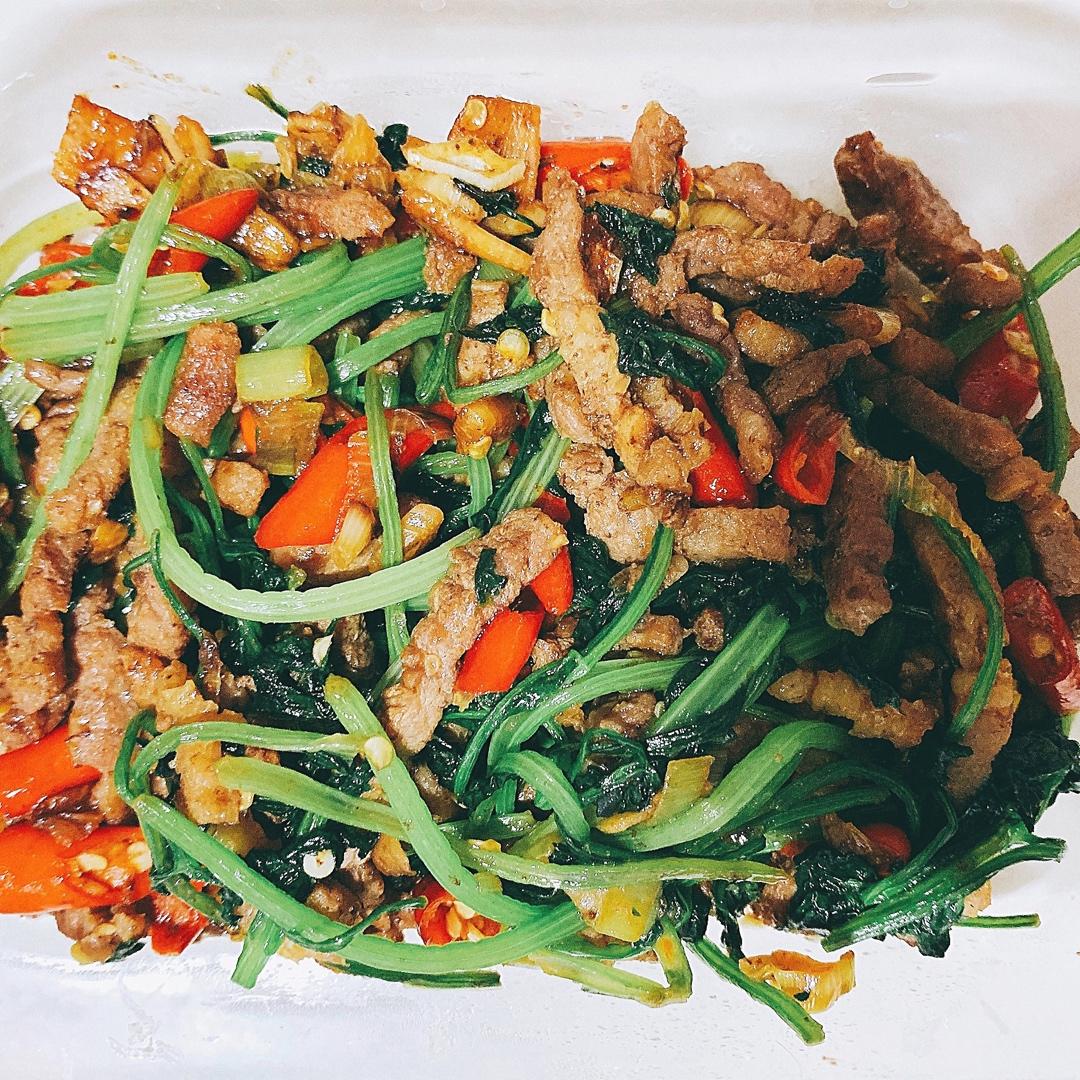 香菜炒牛肉（嫩）