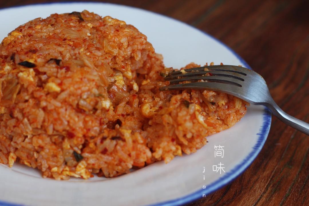 快手辣白菜炒饭