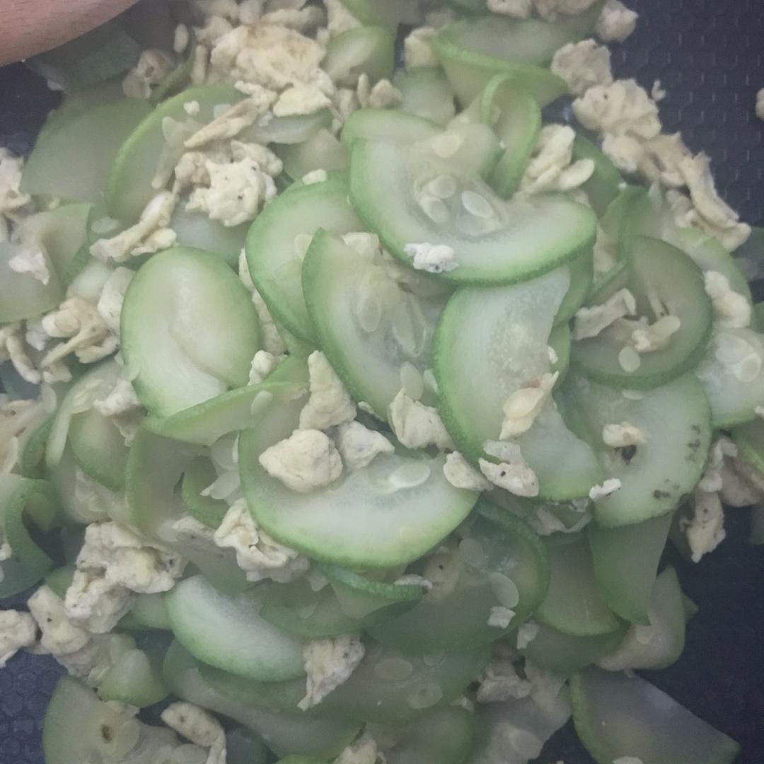西葫芦炒鸡蛋(从不修图，拒绝夸张)