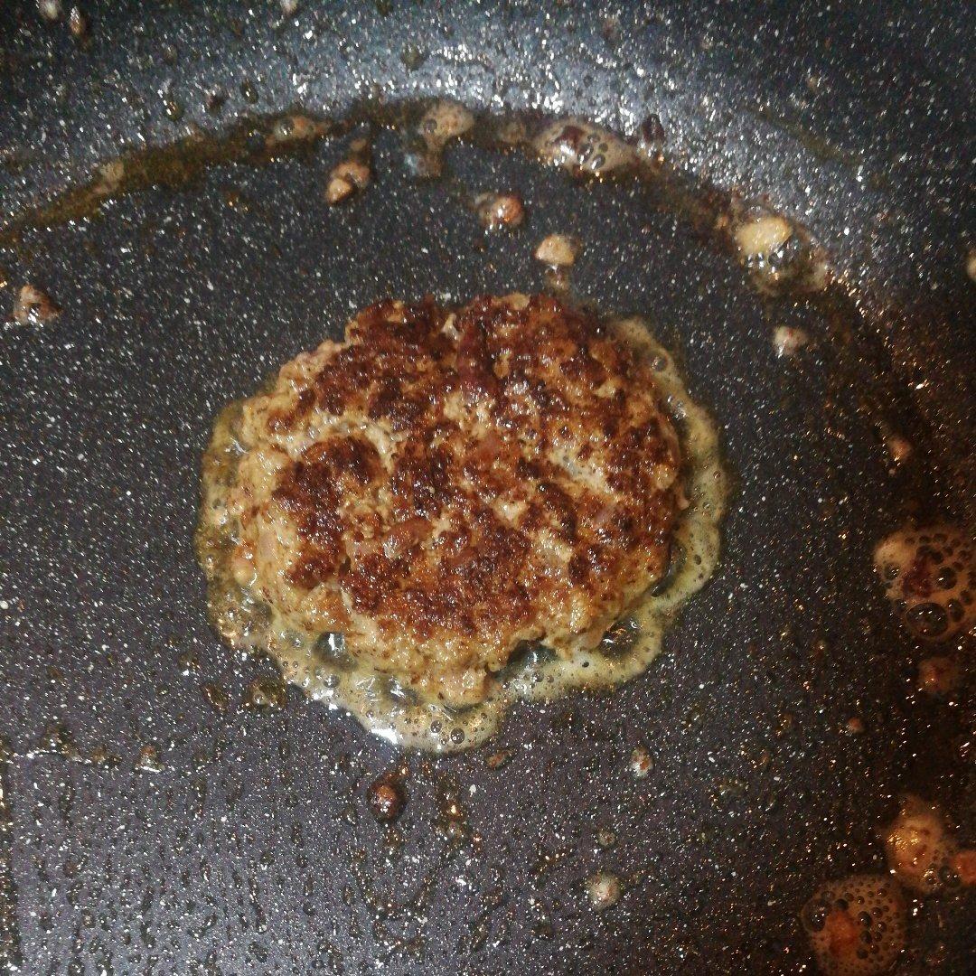 小孩子最爱的汉堡牛肉饼