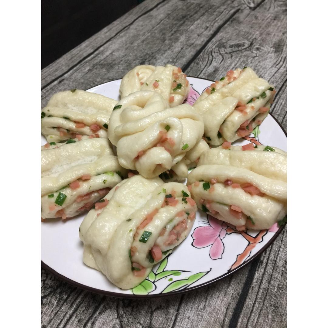 最好吃的火腿葱香花卷—附让葱不变黄的小窍门