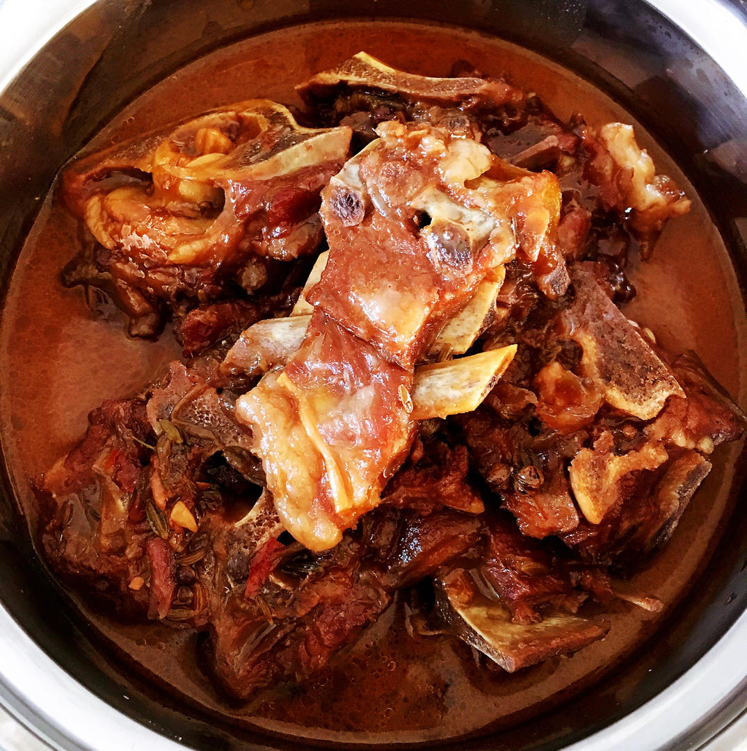 堂妈教你做红汤羊蝎子火锅