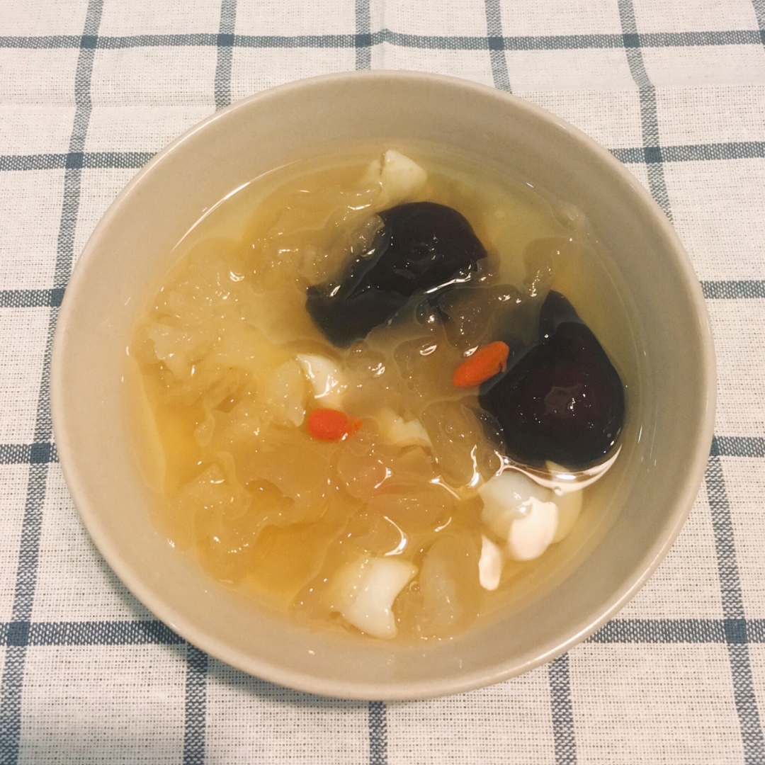 红枣银耳汤