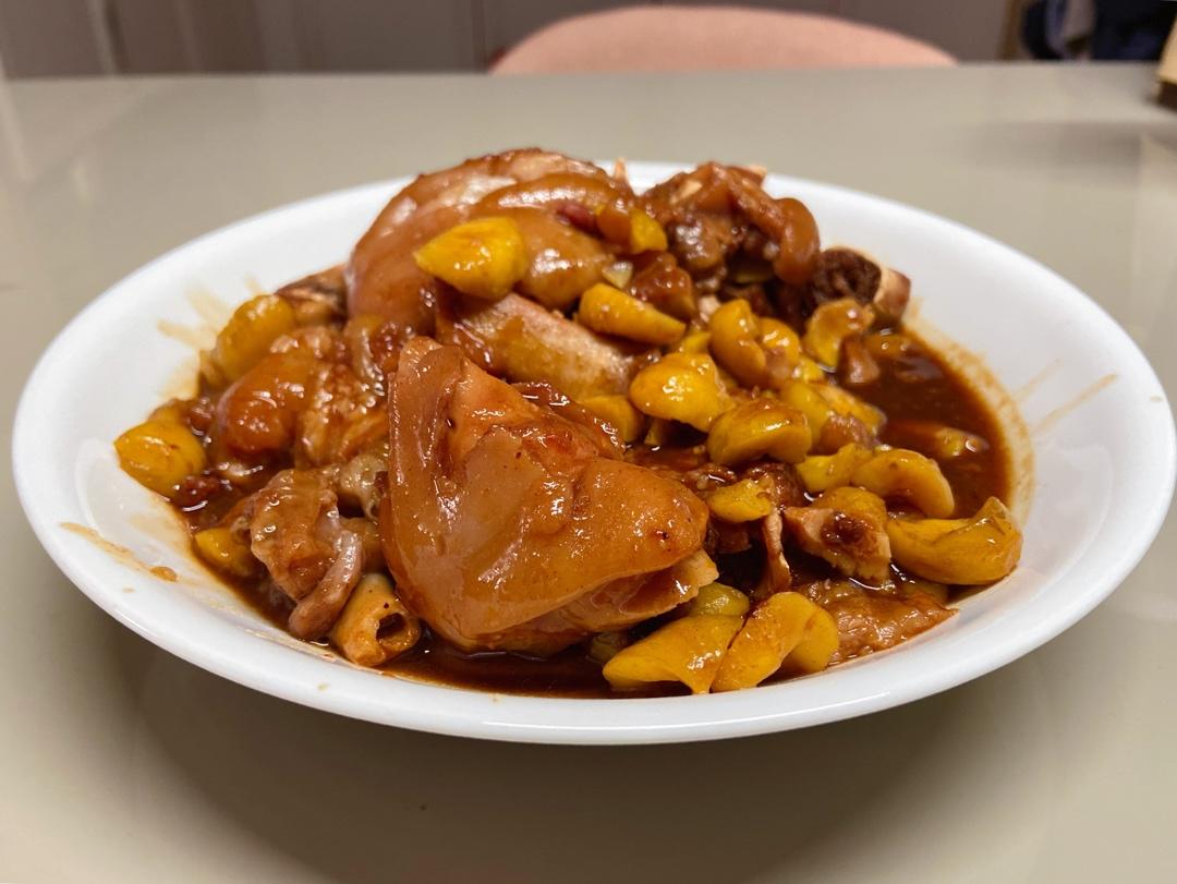 汤氏秘制酱猪蹄