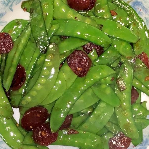 腊肠炒荷兰豆