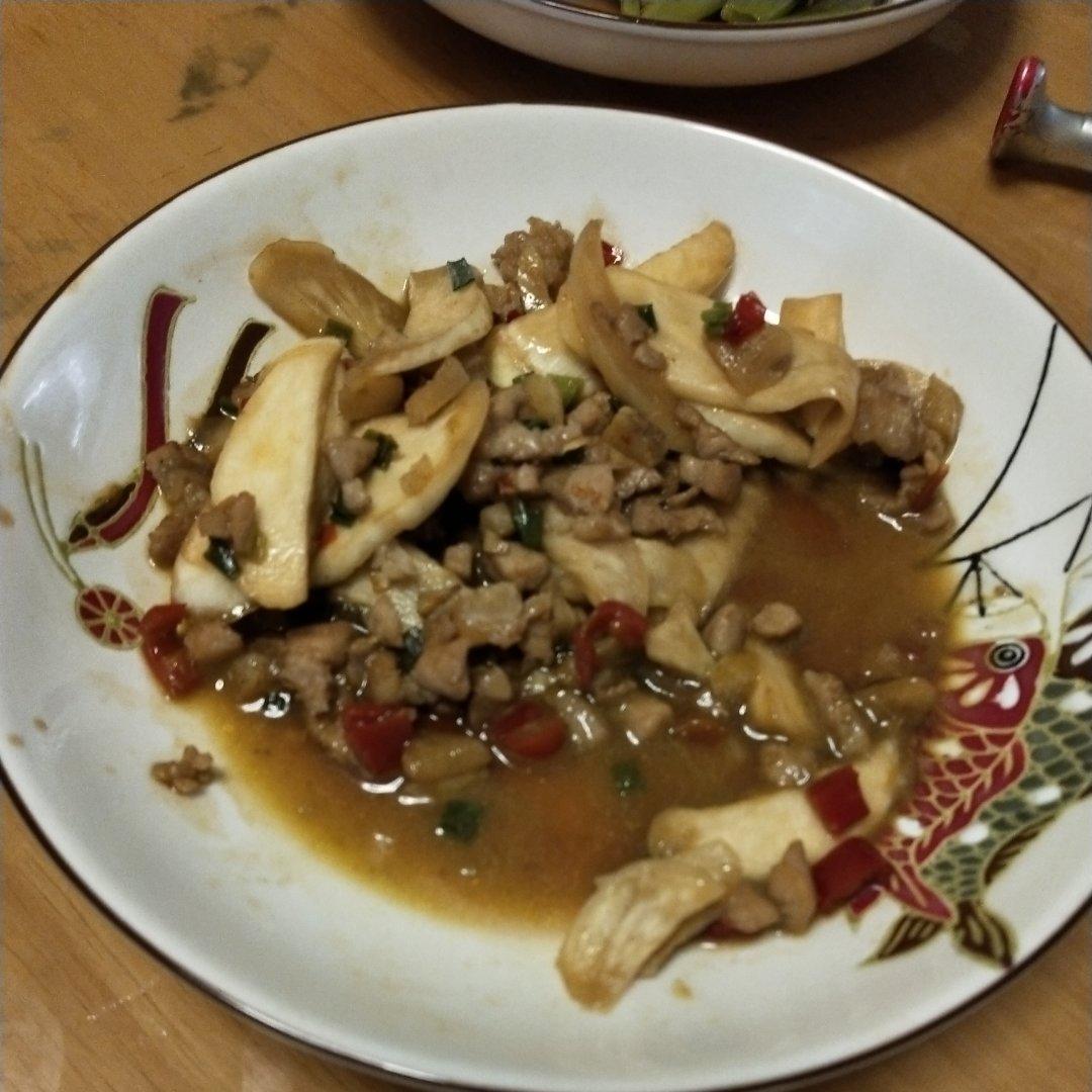 素炒茭白