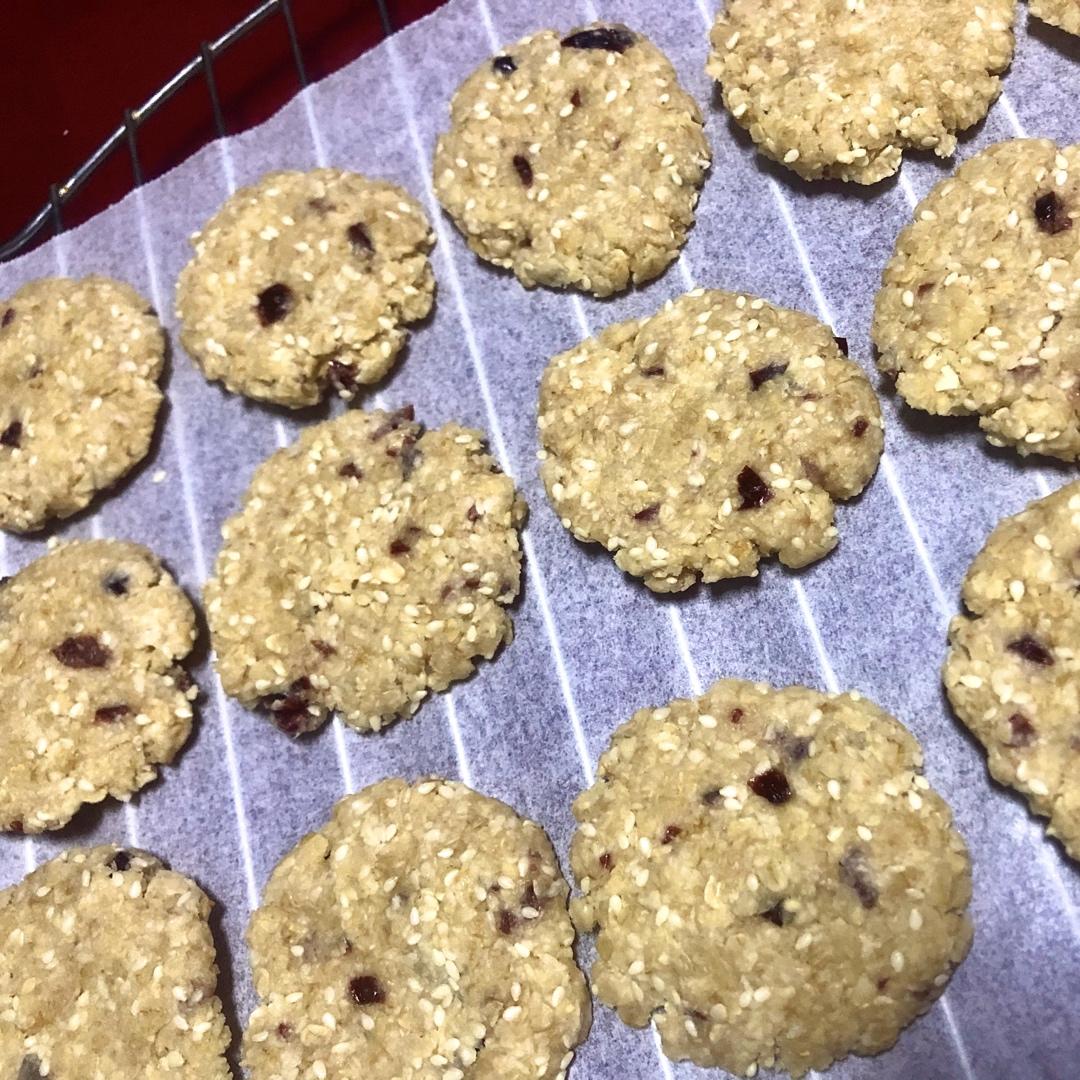 素食:有机燕麦芝麻大饼干