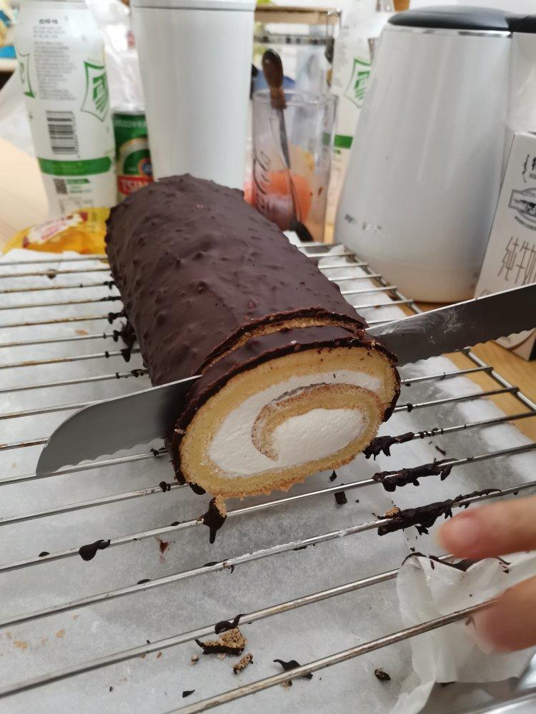 🍫梦龙蛋糕卷. 巧克力脆皮蛋糕卷 by pink-rabbit