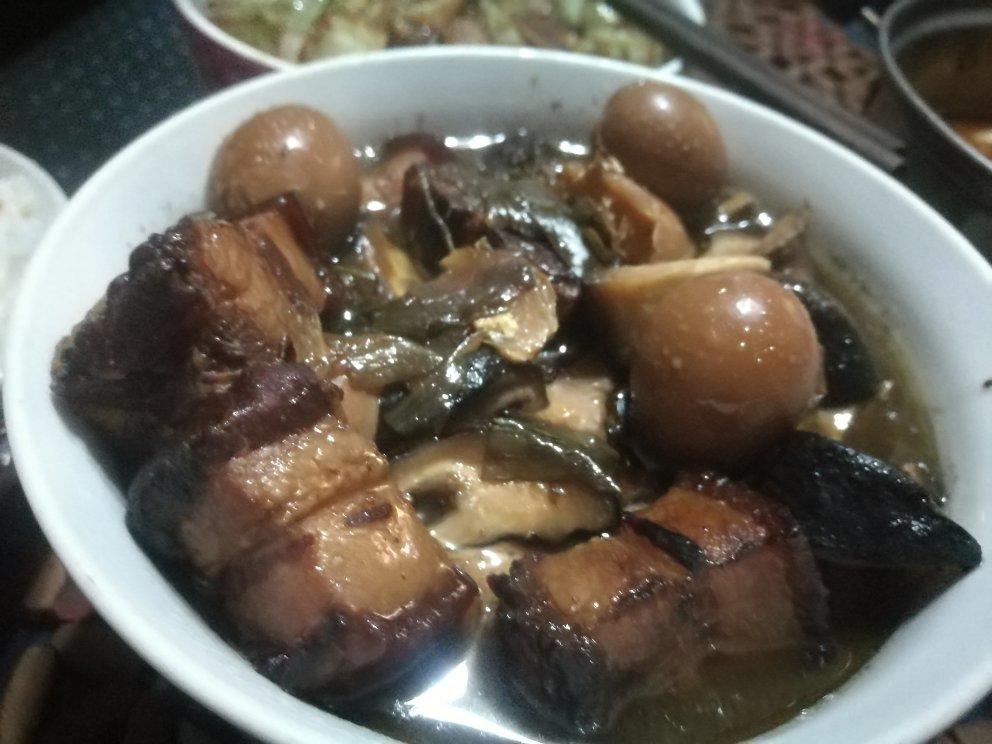 加了鹌鹑蛋后，这盘红烧肉，美味的逆天啦——鹌鹑蛋烧肉（孔瑶食谱）
