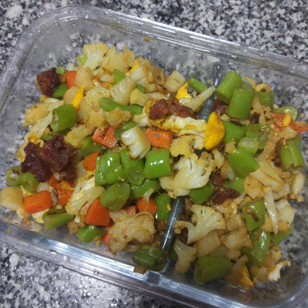 创意减脂餐：减脂花菜炒饭