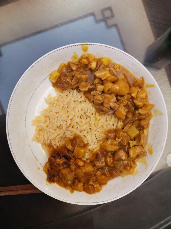 咖喱鸡肉饭