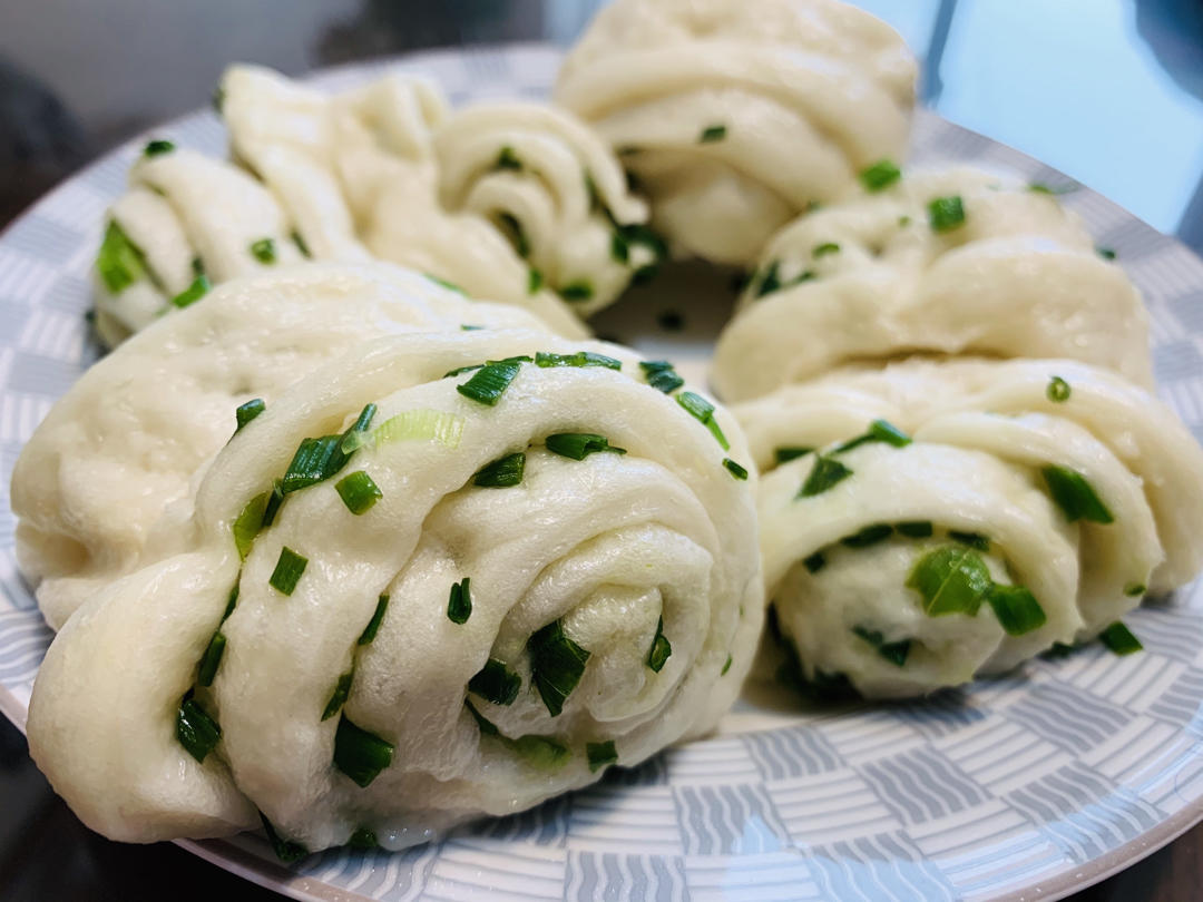 传统的葱油花卷