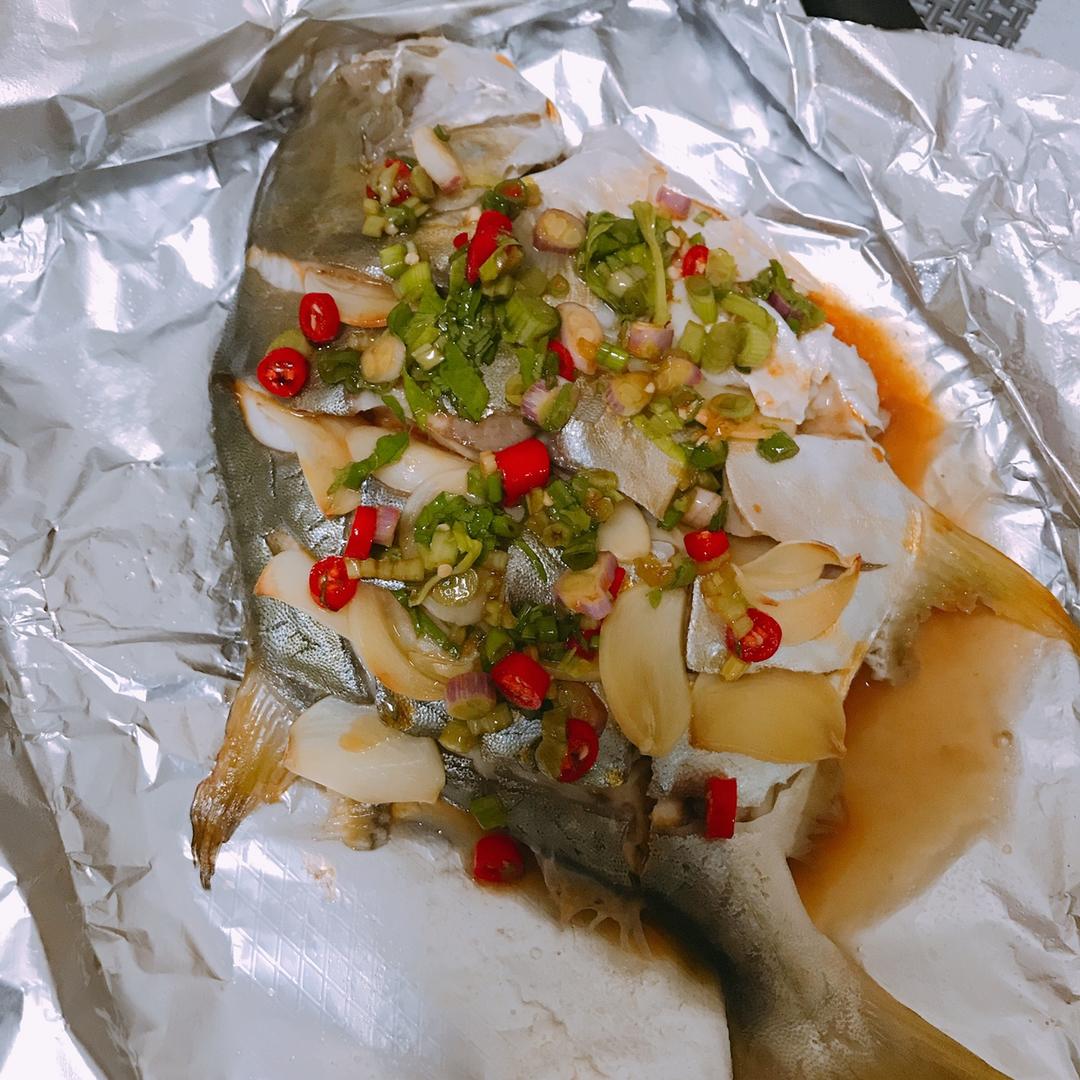 朴素的盐烤金鲳鱼