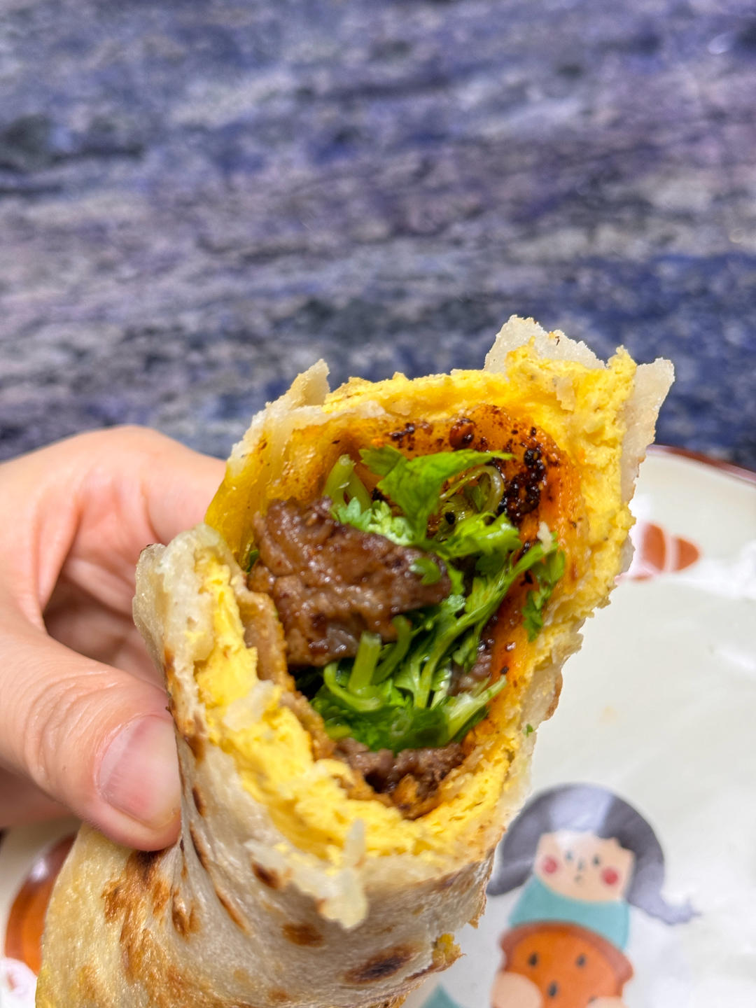 张张都鼓大泡的鸡蛋灌饼这样做不鼓大泡都难