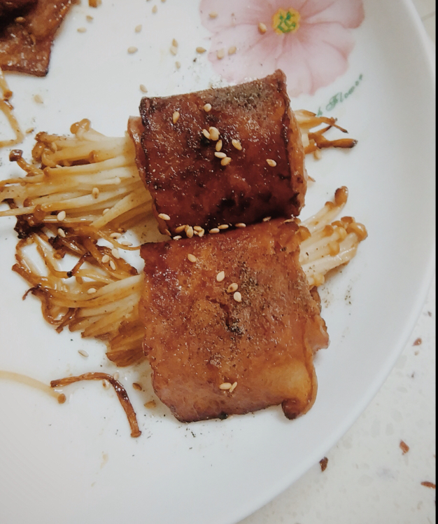 香煎培根金针菇卷