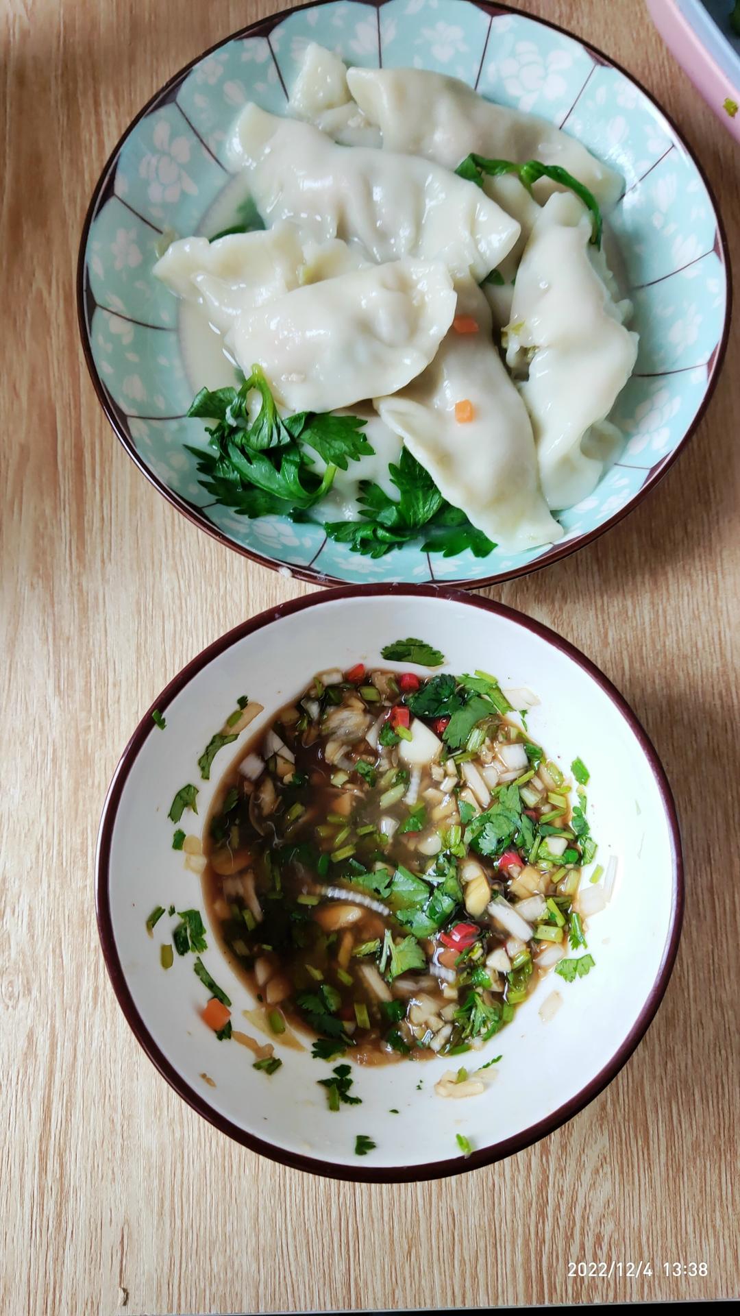 猪肉芹菜饺子馅，饺子馅怎么调才好吃