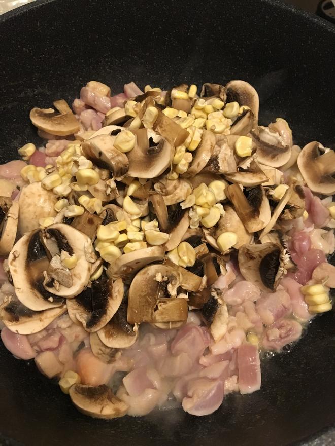 鸡蓉忌廉蘑菇汤的做法