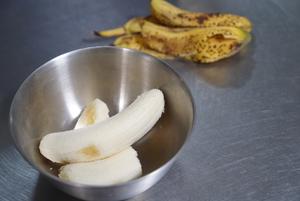 牛奶香蕉全麦面包 100%全麦 50%香蕉 无油的做法 步骤4