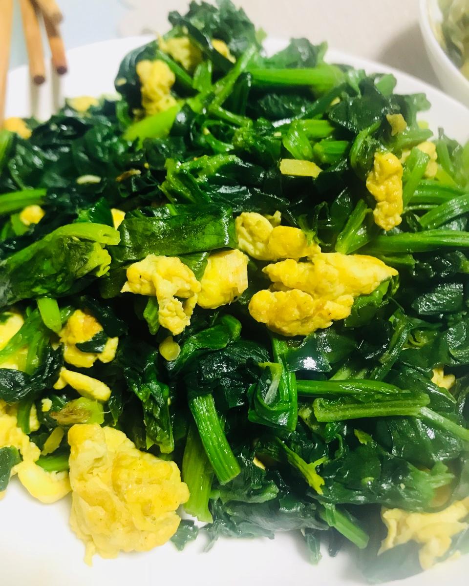菠菜炒鸡蛋