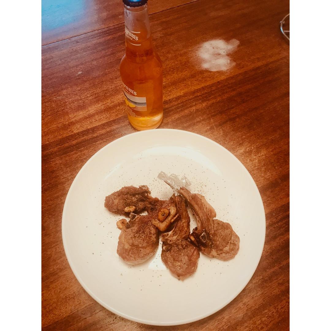 蒜香煎羊排