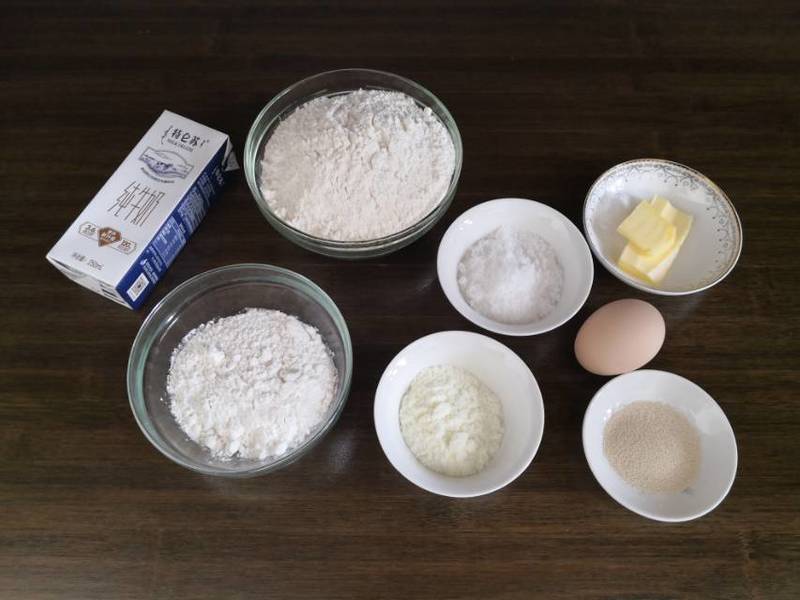 纯奶手撕吐司的做法 步骤1