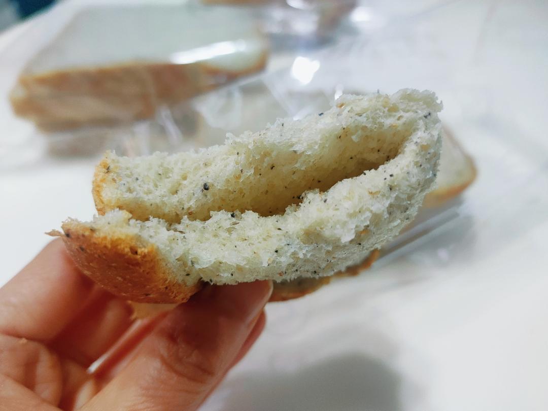 黑芝麻奶酪吐司