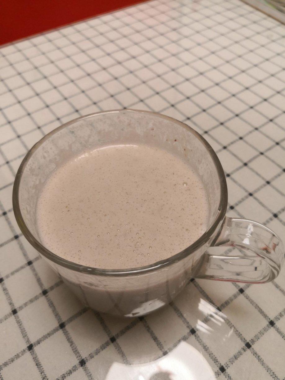 草莓葡萄苏打奶昔