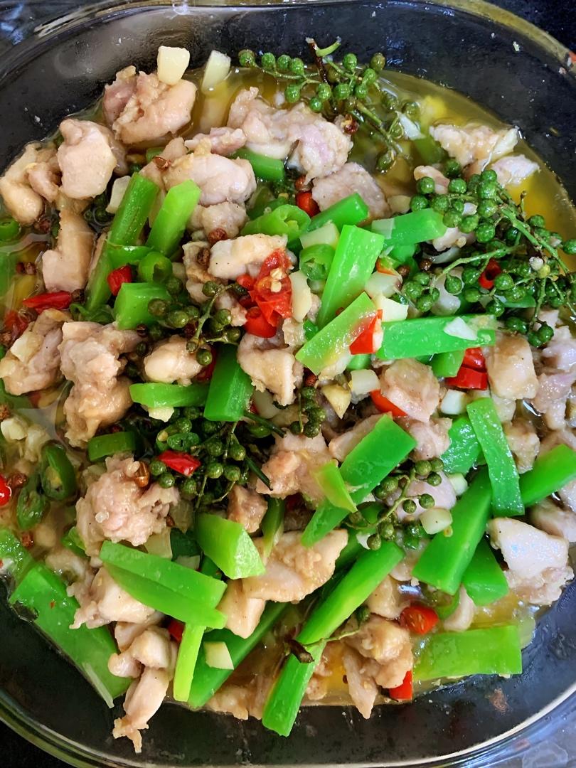 馄饨你个云吞做的『双椒兔』麻辣鲜嫩一口接一口