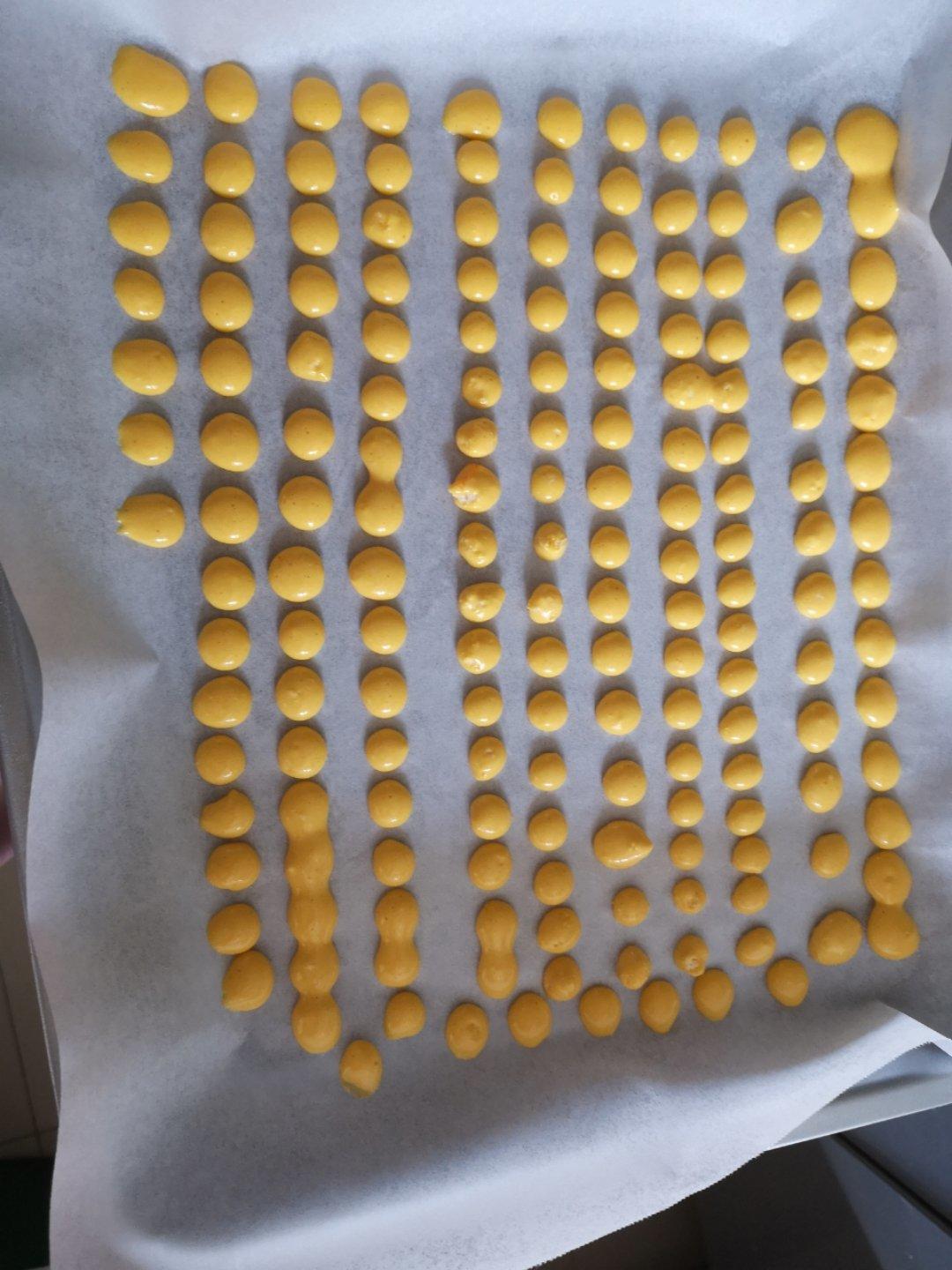 入口即化的无添加蛋黄溶豆