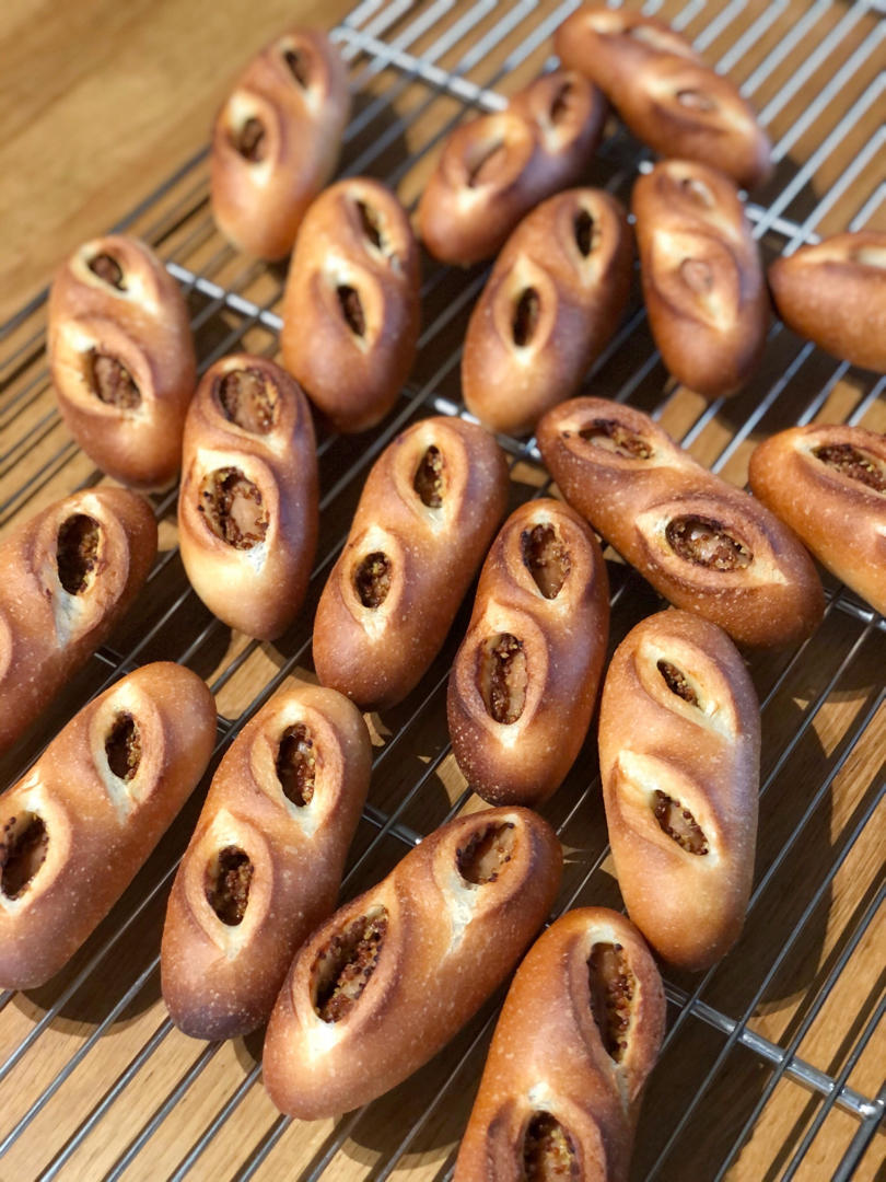 治愈甜腻的｜法式芥末籽香肠面包