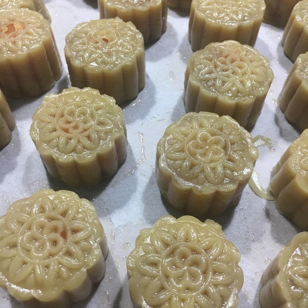 广式月饼——蛋黄莲蓉月饼