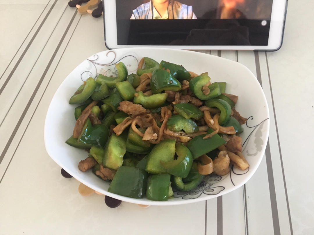 蚝油鲜蘑炒肉片