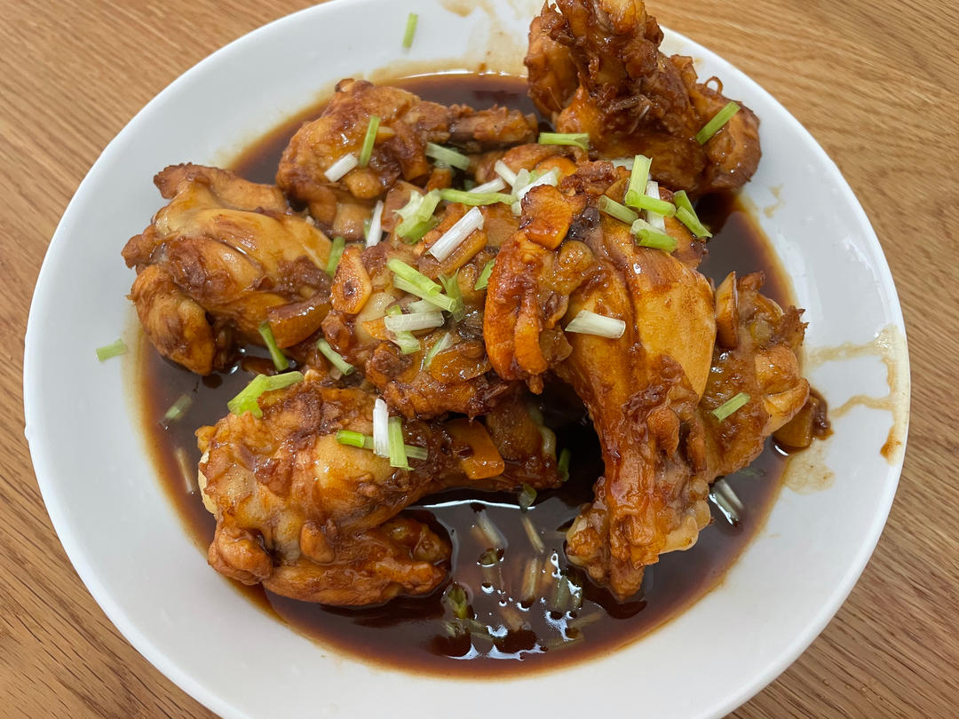 好吃到舔手指的「蒜香蜜汁鸡翅根」👍