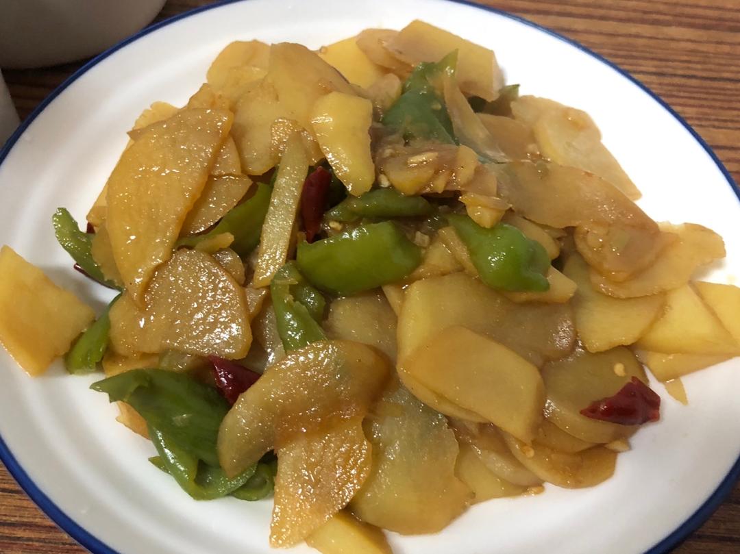 超级简单下饭的尖椒土豆片