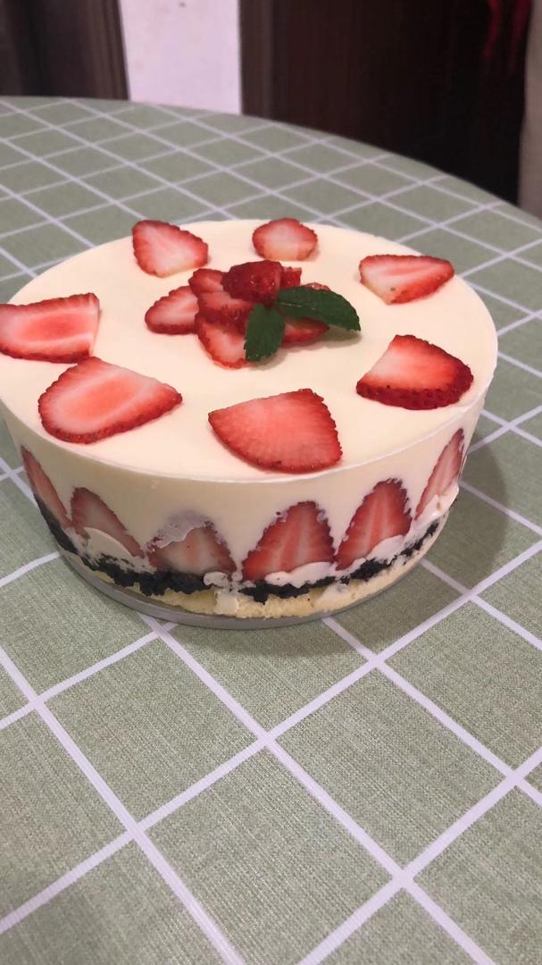 奥利奥草莓酸奶慕斯蛋糕（6寸）