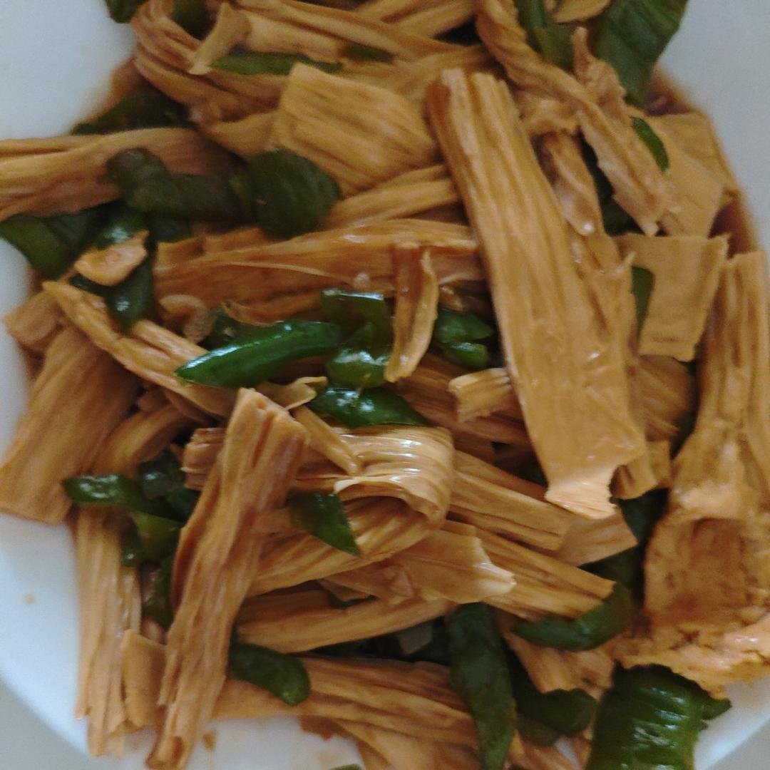 好吃到原地飞起的青椒腐竹