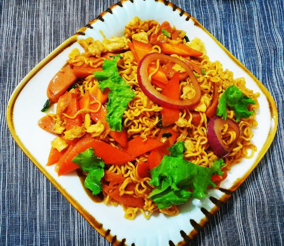 家有青春期男生做的路边摊风味炒方便面